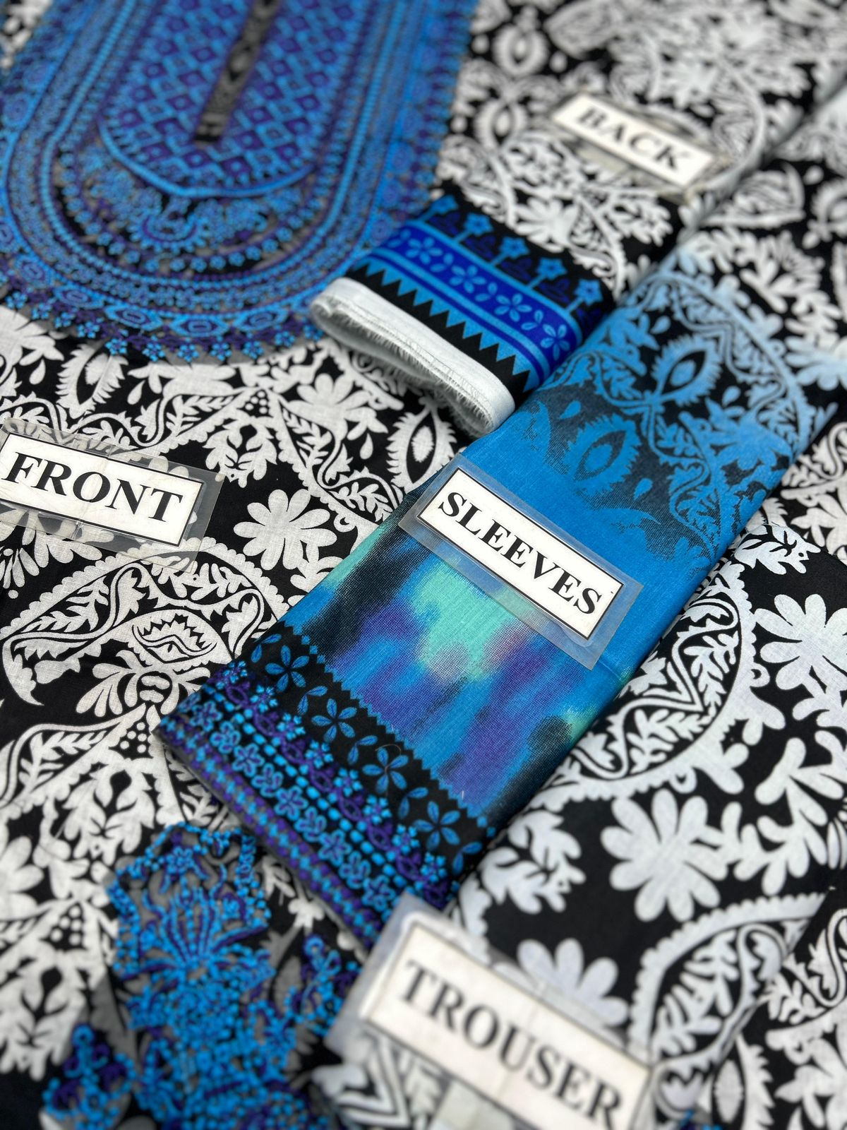 ZAINAB CHOTTANI BELLA WITH CHIFFON DUPATTA  |3PIECE UNSTICHED