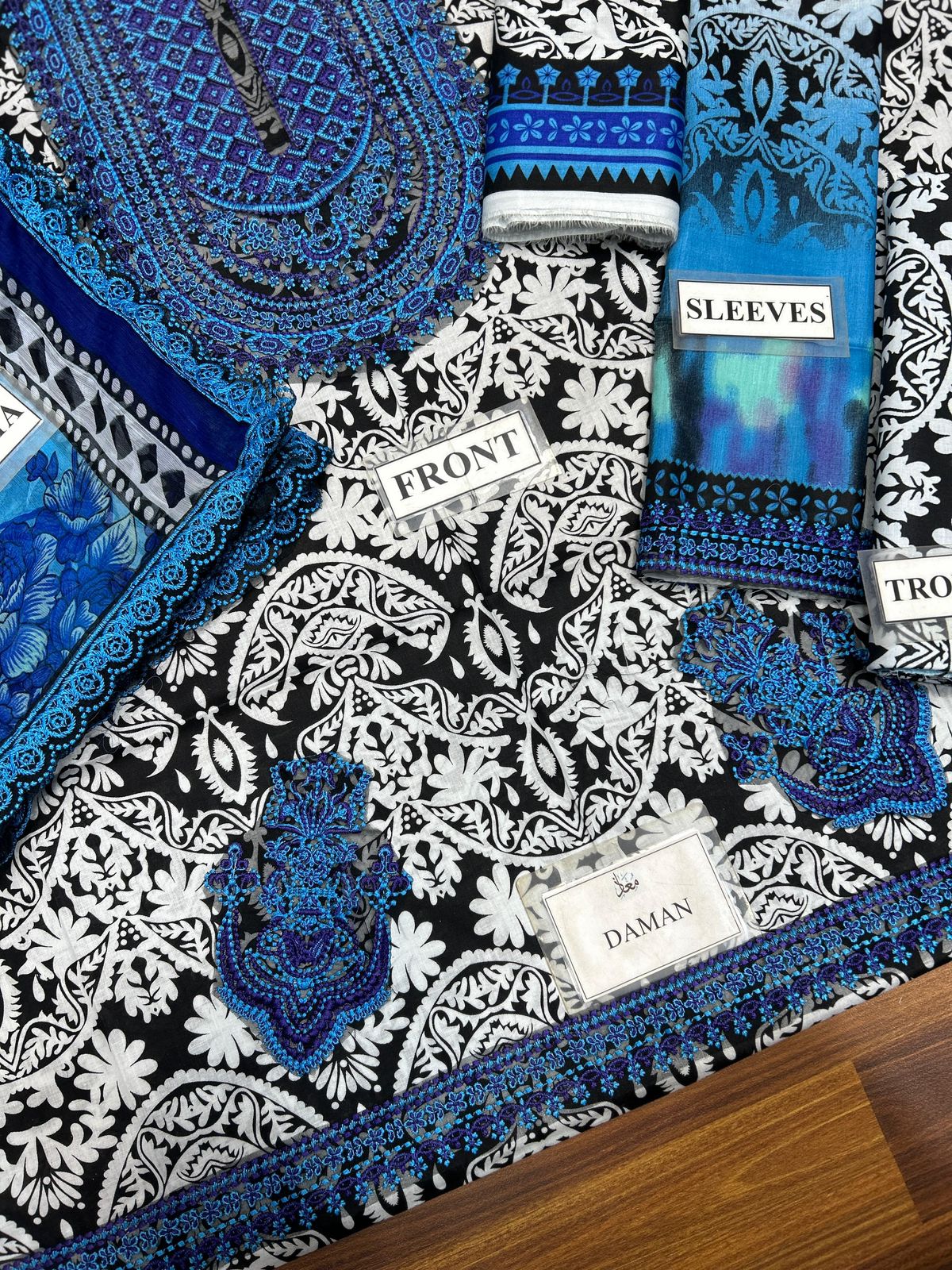 ZAINAB CHOTTANI BELLA WITH CHIFFON DUPATTA  |3PIECE UNSTICHED