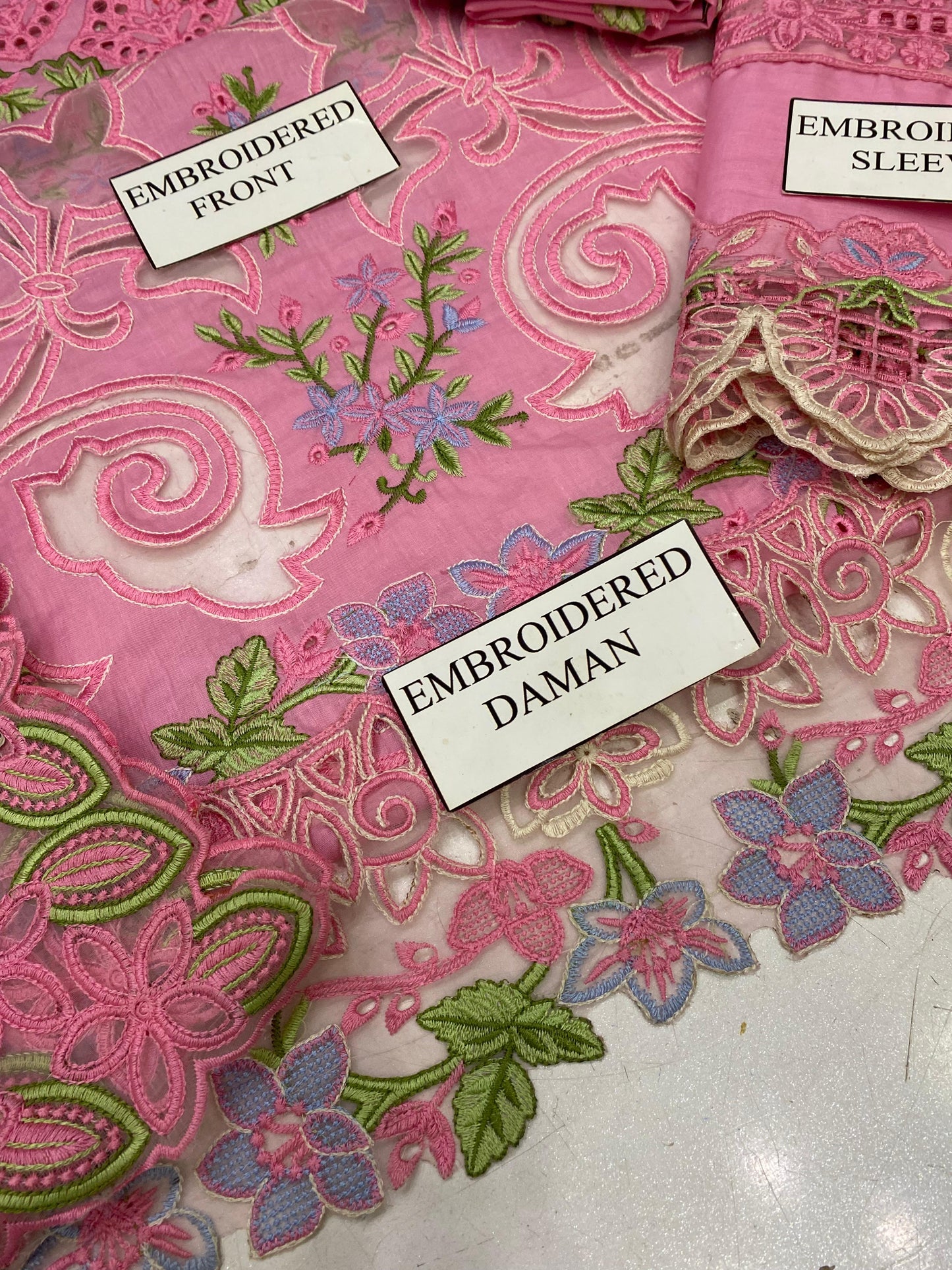 RANG RASIYA PINK CHIKENKARI 3PIECE UNSTICHED